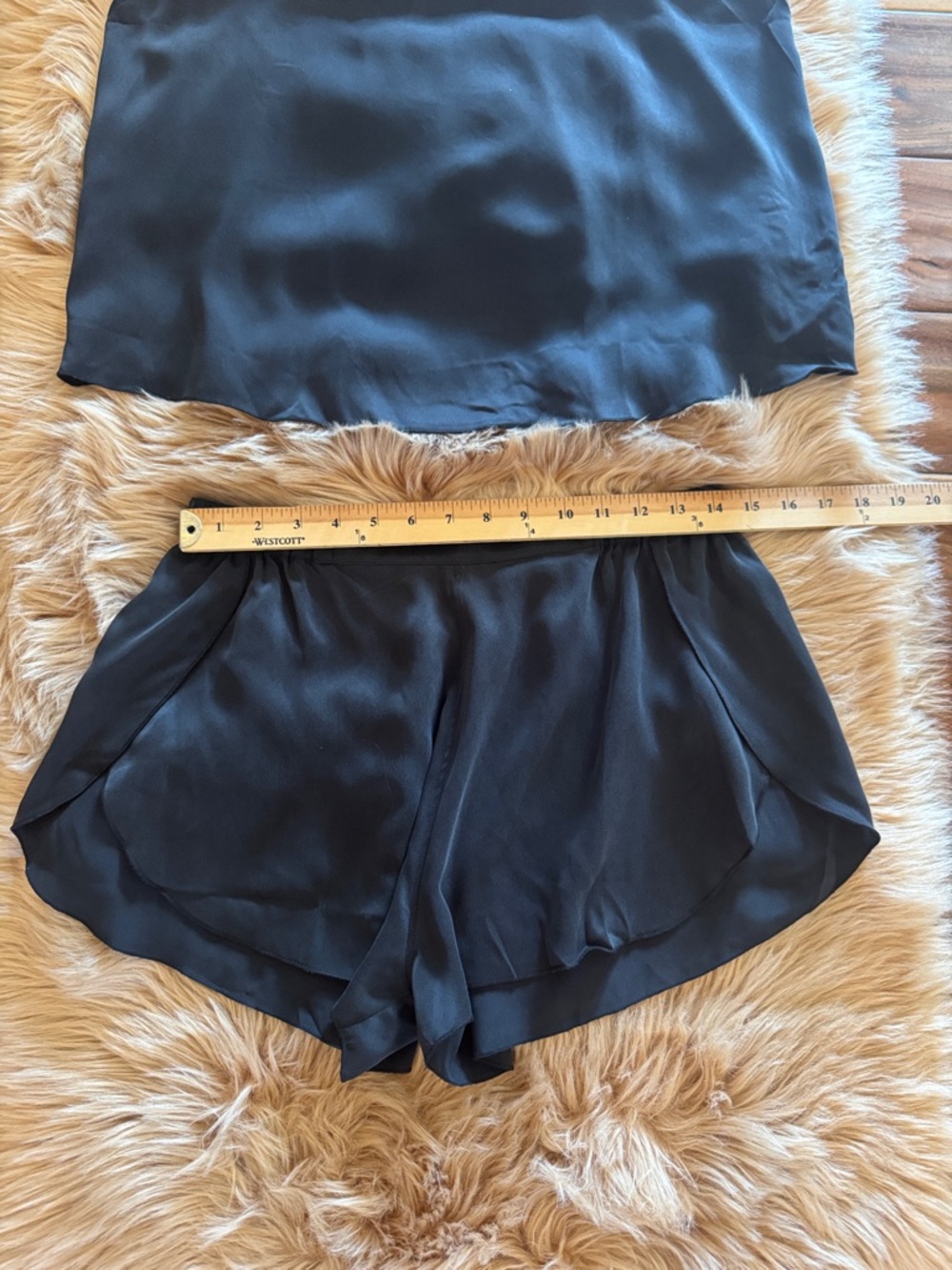 LUNYA NWT Washable Silk Tulip Back Short Set in Immersed Black Size Medium - Picture 7 of 14